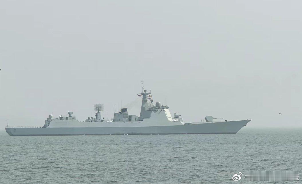 有消息称中国海军又增加了052D驱逐舰的订单，使订单总数达到43艘。新增订单包括