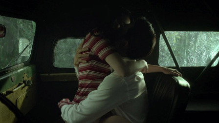 韩国电影《人间中毒》车里的情感