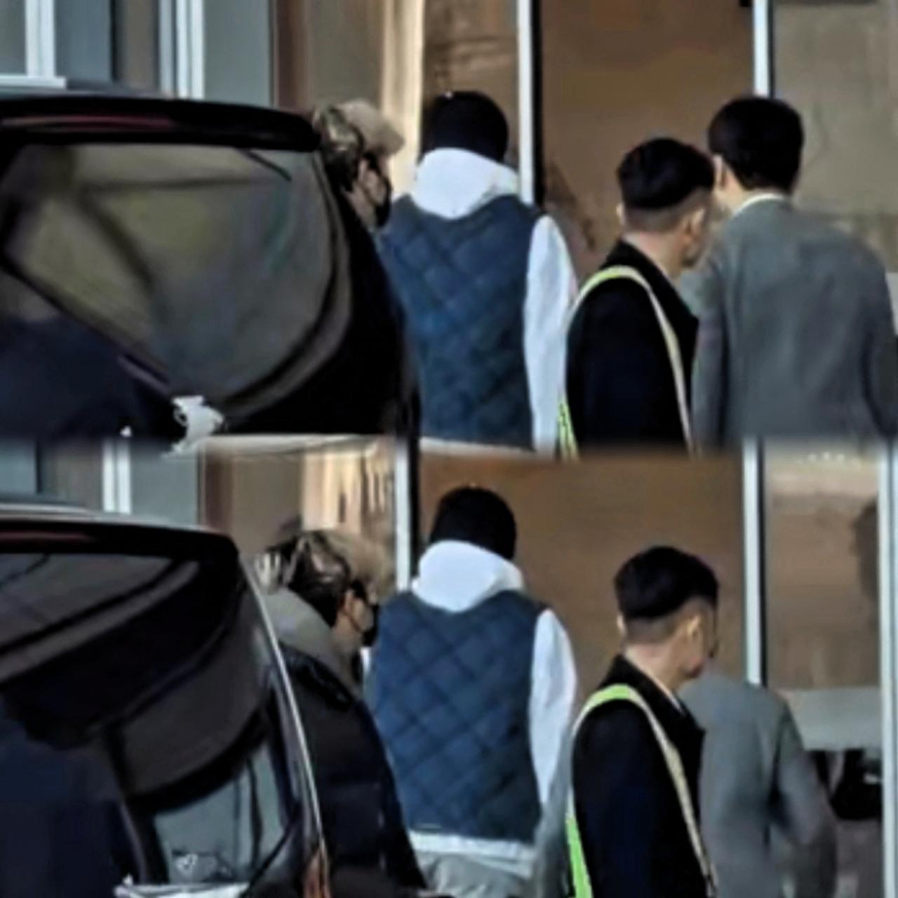 新鲜的楚钦来啦！南京乒超28号开赛，他和王cc一起从北京出发了～这身打扮