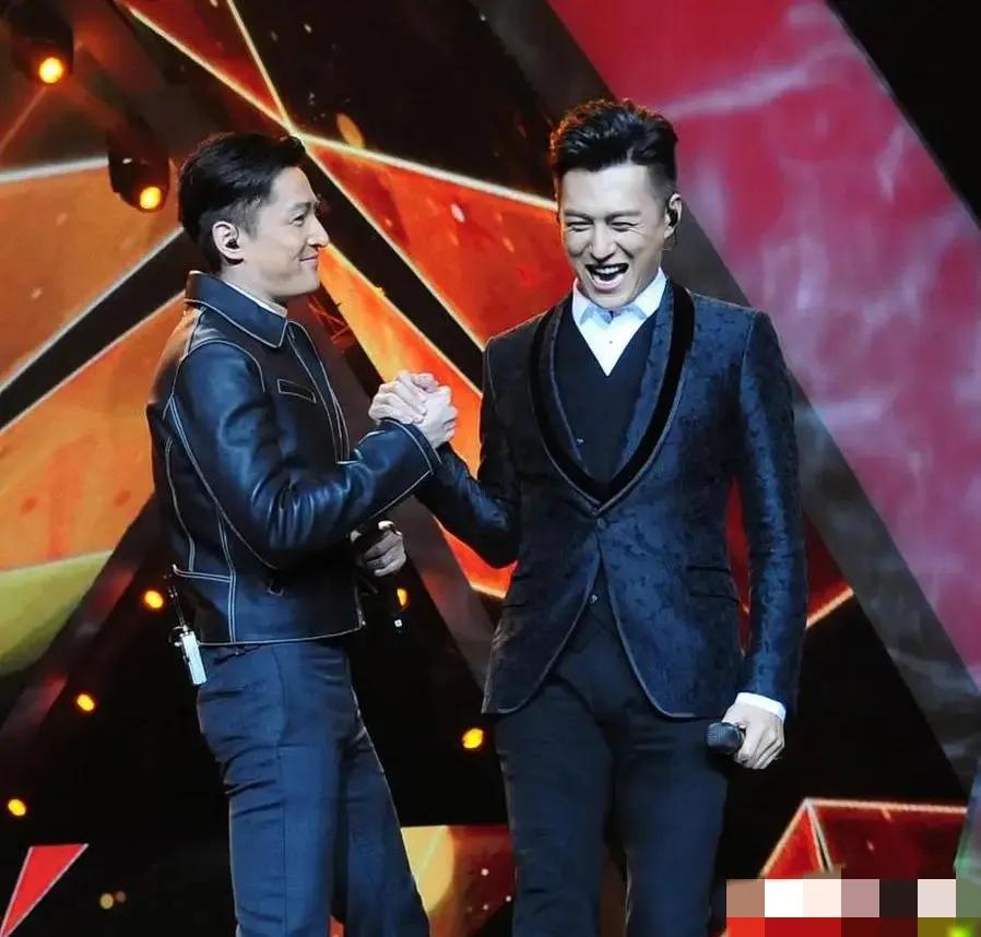 靳东家的门，永远给胡歌留着钥匙，这不是客套话，胡歌每次到北京，从不住酒店，直接进