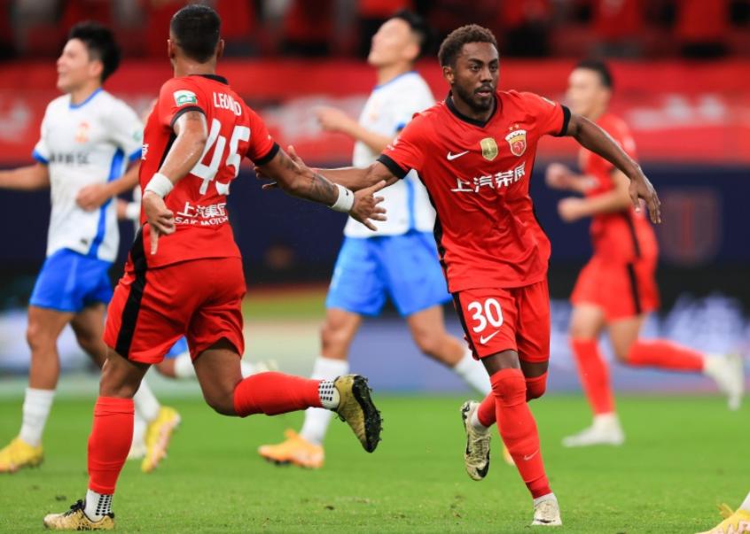 上海海港成为第6个5外援球队！随着加布里埃尔的买断，上海海港的5外援已到位。