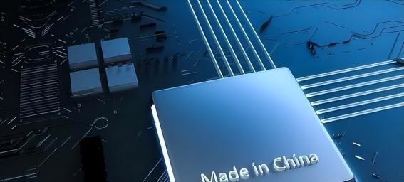 中美之间，已经没有回头路了。美国已经勒住中国经济的咽喉；而中国也正对着美国的高科
