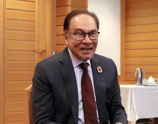 马来西亚总理安瓦尔可能要倒向美国了？据报道，马来西亚政府称，所有美国产高端AI芯