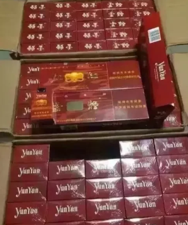 湖北武汉，男子经营一家商店，并持有烟草专卖许可证。为了能多挣些钱，男子花费100