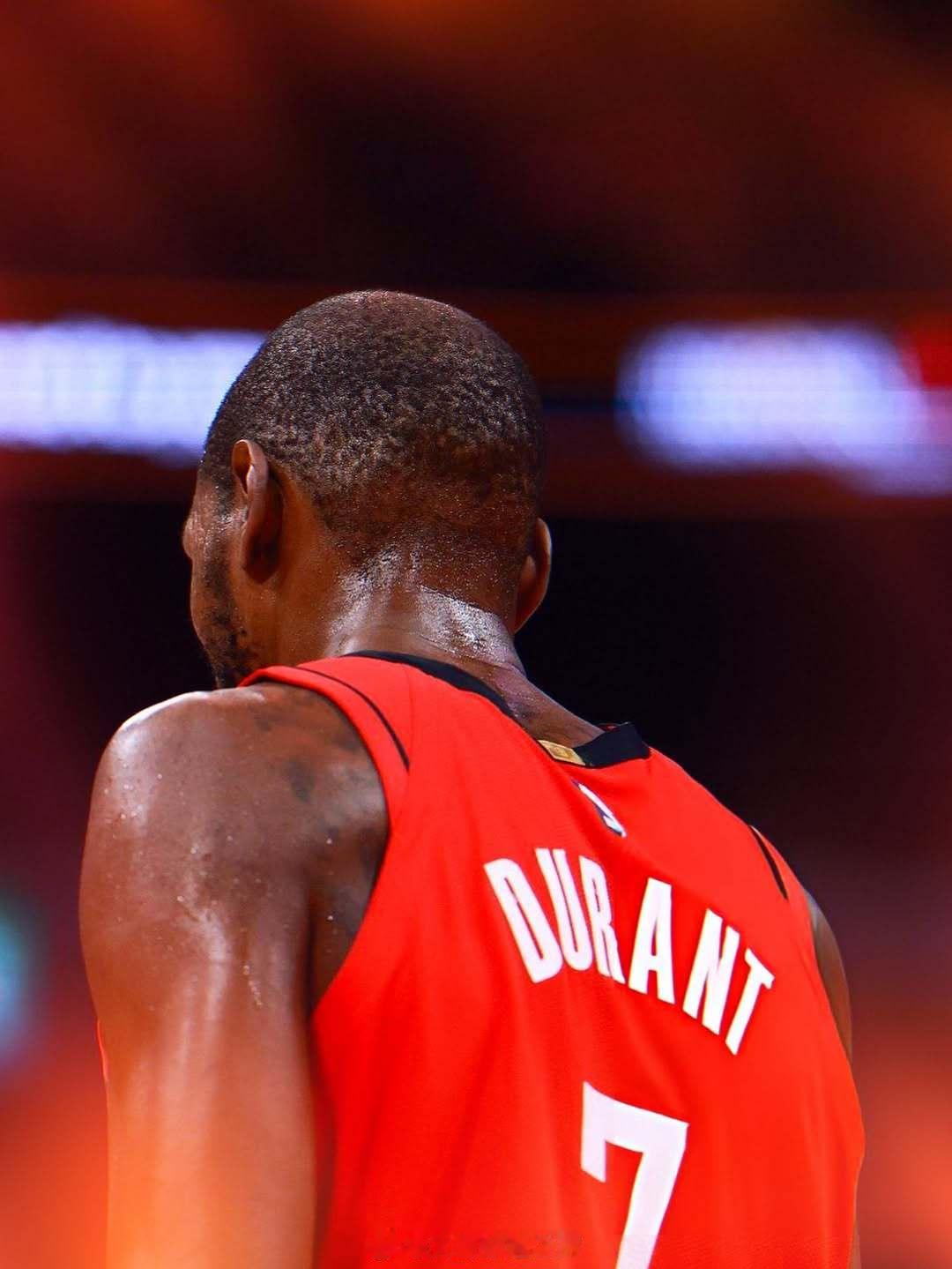 近日，火箭球星杜兰特参加了播客节目《PivotPodcastepisode》