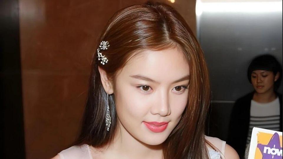 45岁乐基儿单身妈妈生活曝光！两段婚姻后专注育儿不再婚