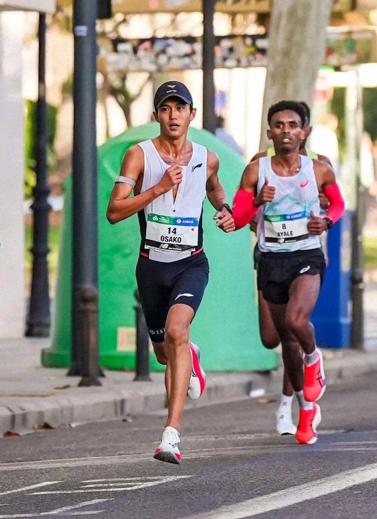 大迫杰、何杰谈萨维破2：危机感拉满！萨维马拉松正式破2，直接改写人类奔跑历