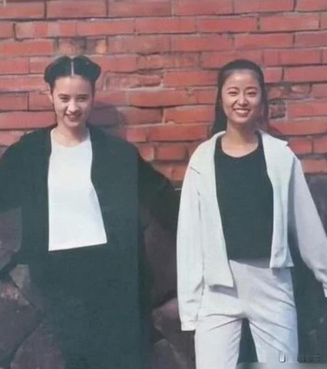 林心如17岁的一组旧杂志写真再度翻红，时隔多年重新回看，审美依旧在线，放到当下也