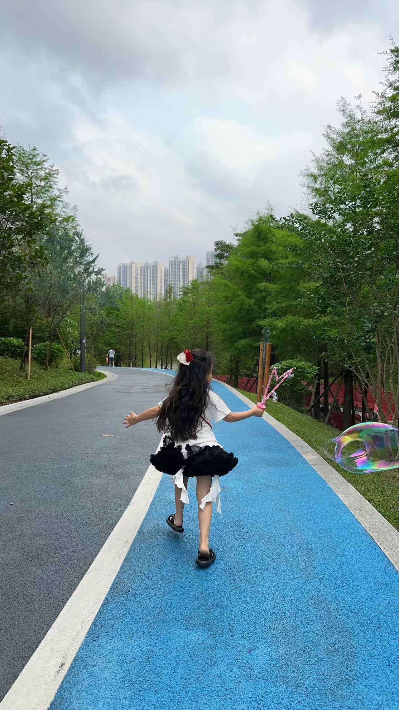 很多人总抱怨大城市租金太贵，便把公司迁回了老家。谁能料到，这些人回家前还是老板，