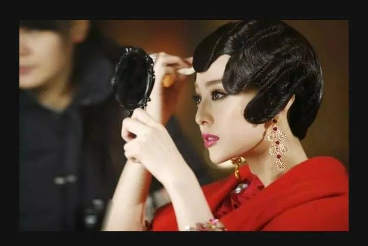 张宗昌部下看上了个妓女，赎身费3000元，去找张宗昌借钱，张宗昌一听，哈哈大笑：