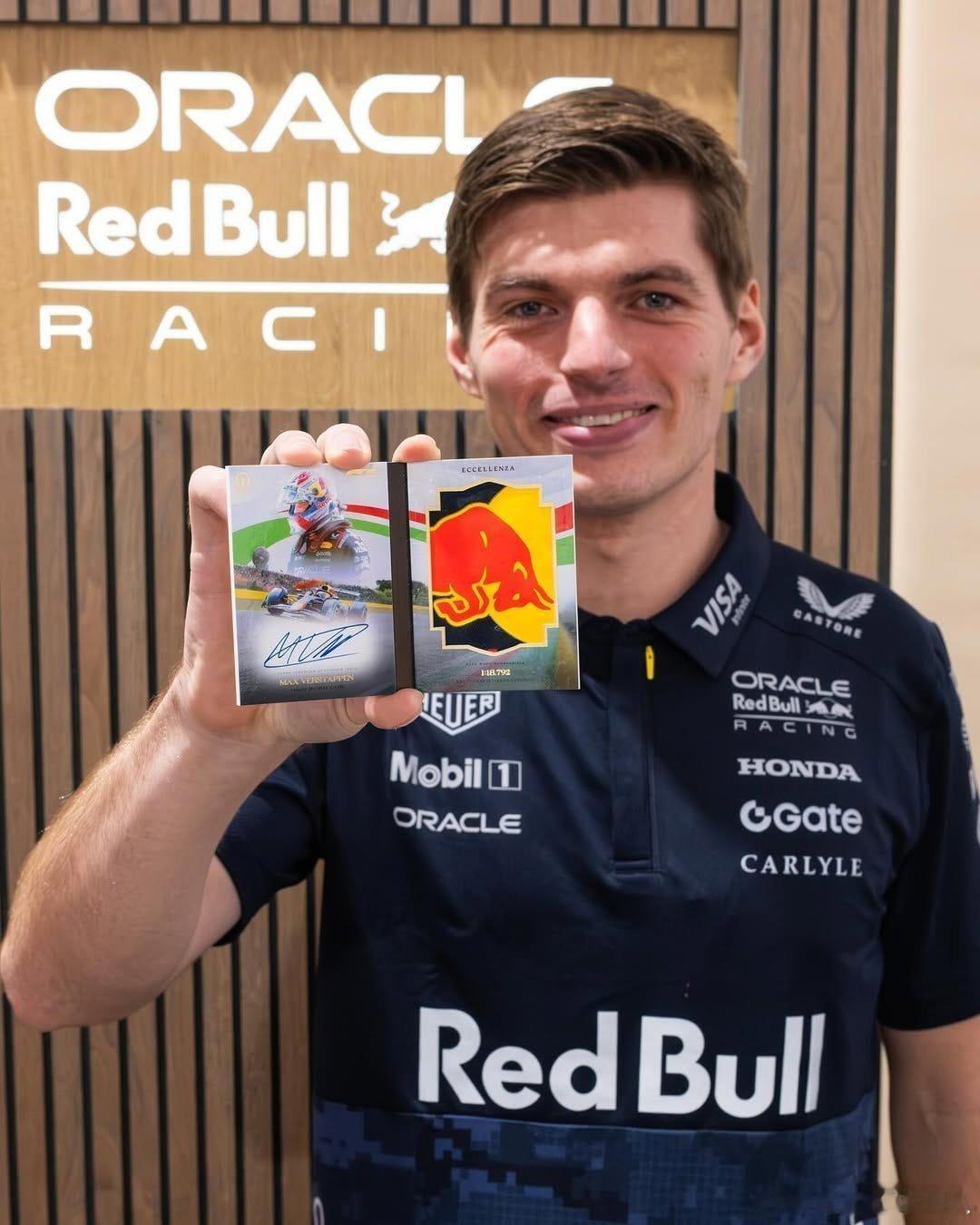 Fanatics官宣独家签约四届F1世界冠军维斯塔潘。FanaticsColl