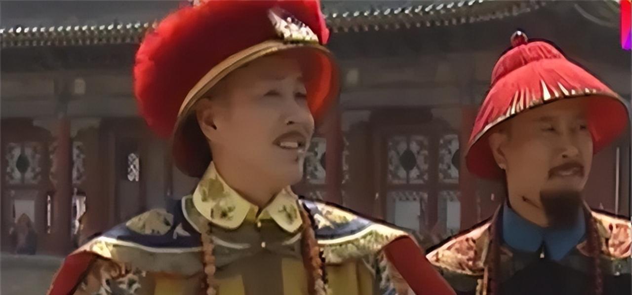 康熙年间，有一年，宫中频频被盗，案子迟迟不能告破。康熙帝龙颜大怒，将宫内护卫处决