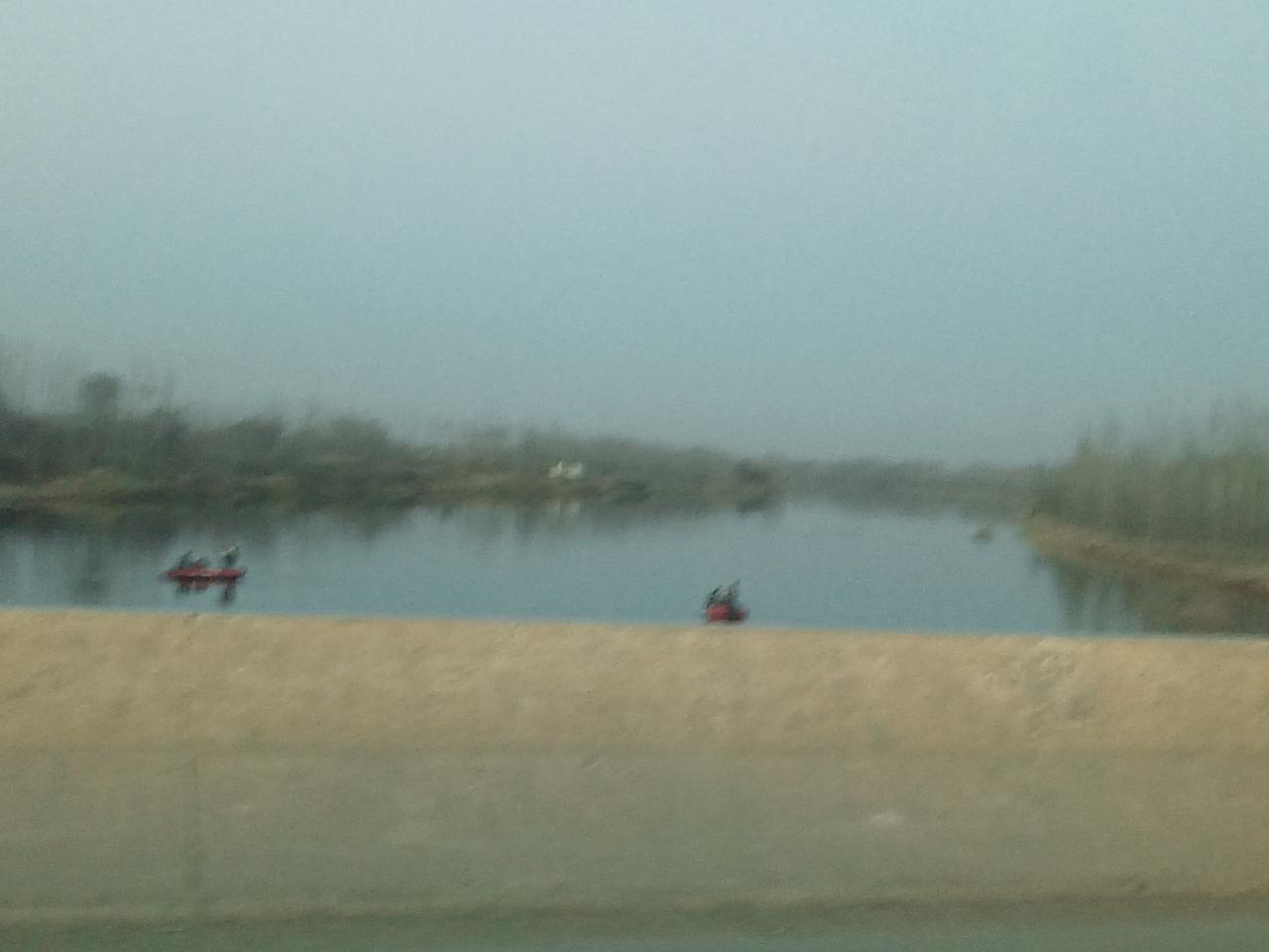 傻丫头，有啥想不开的呢？干嘛非要走这条路？中午就听门卫大嫂说附近村子有个