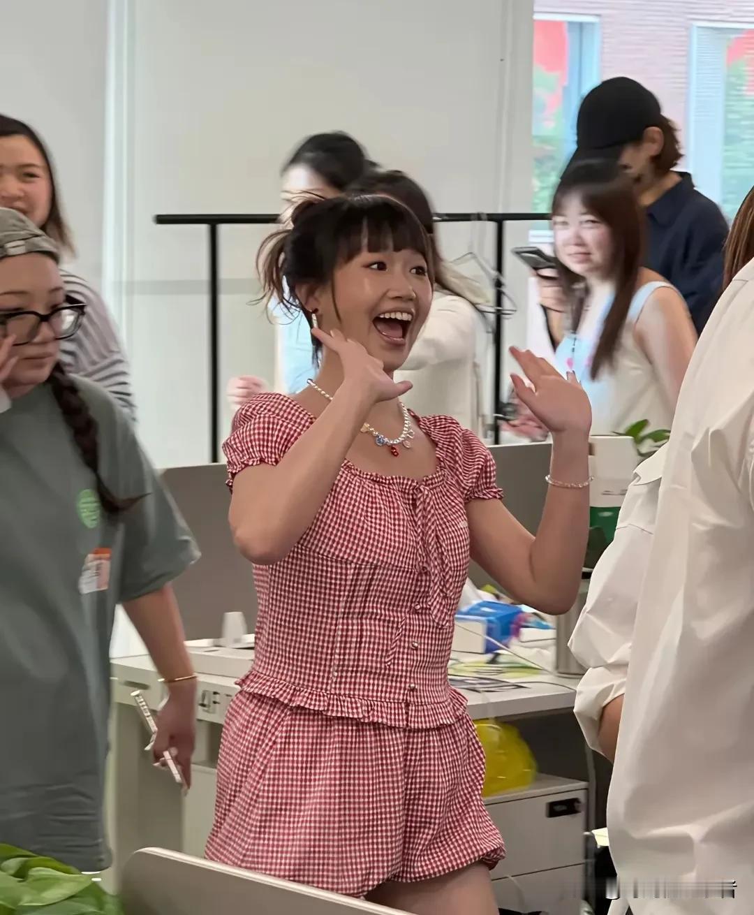 怪不得李行亮没有和麦琳离婚。麦琳真的比节目里面的人设要好多了，人也很漂亮。当时