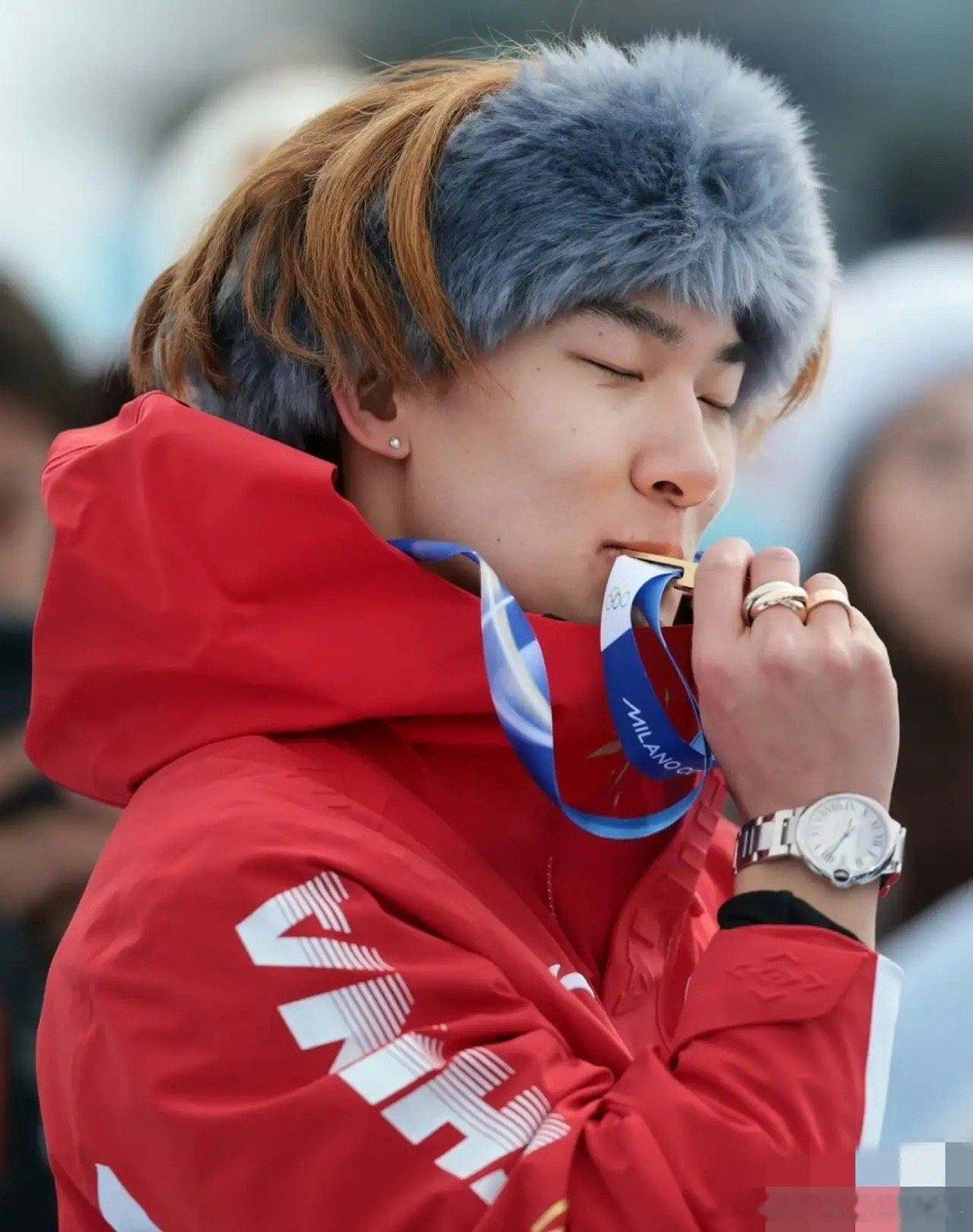 我只嫉妒苏翊鸣一件事，不是他得了铜牌，也不是他得了冠军，而是他明明才22岁，竟然