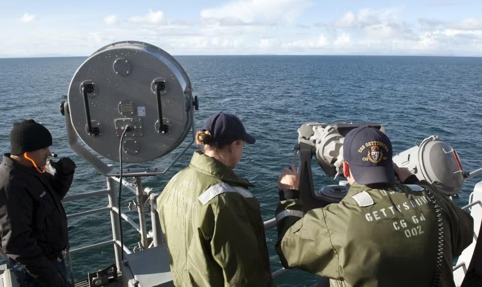 声波武器会在远距离发出巨大的噪音，并可能对范围内的人员造成严重或长期的伤害。据人