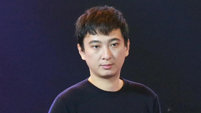 【王思聪三度卸任万达系董事】王思聪淡出万达管理王思聪正在从万达系逐步退出。8月4