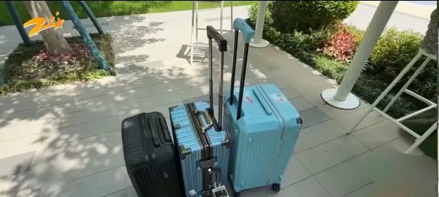 “太离谱了！”男子一家4口旅游回杭州，花191元订了一辆商务车接机，司机一见他们