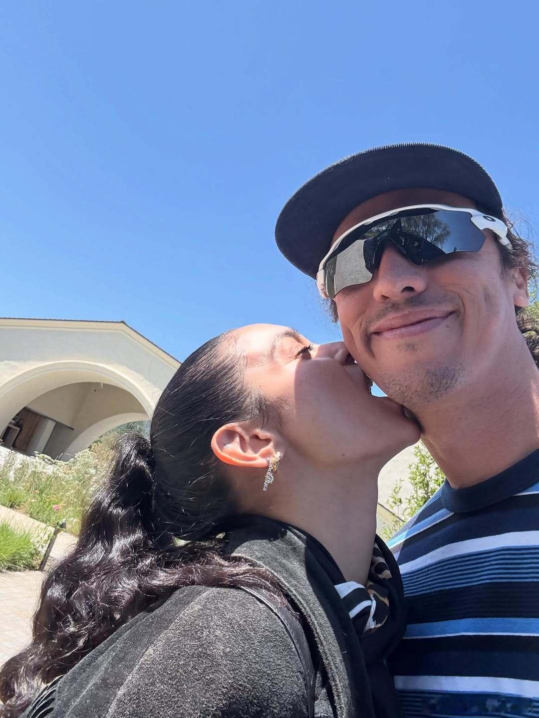 VanessaHudgens凡妮莎哈金斯分享她这周参加BottleRock美食