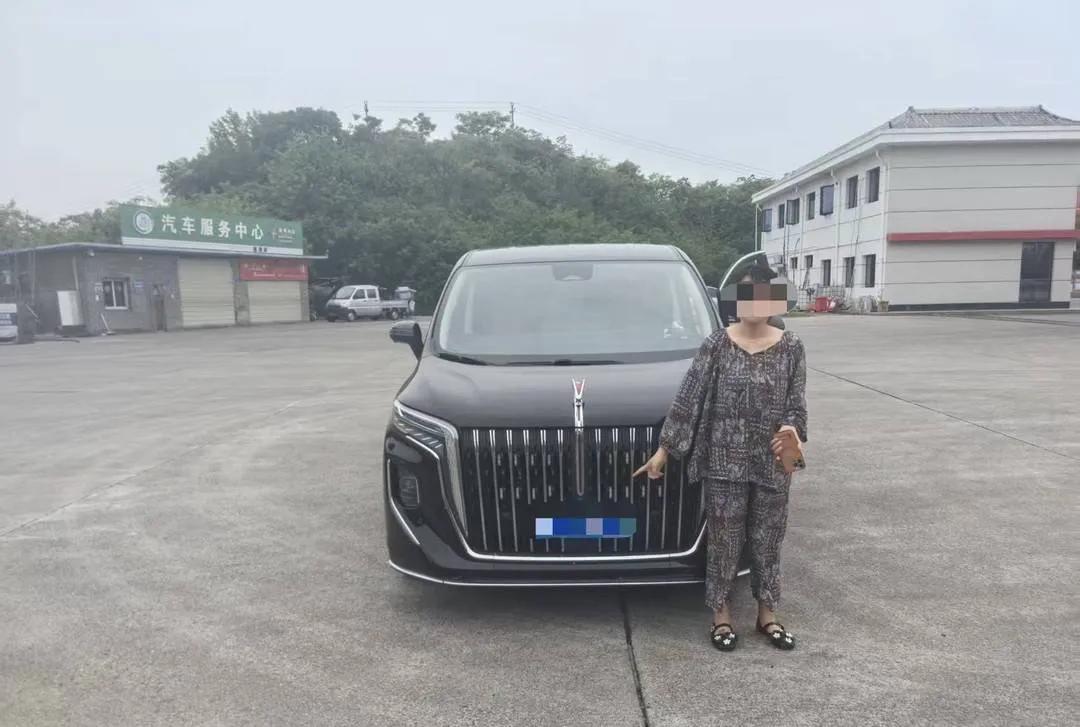 驾照屡考不过，何来底气无证高速开800公里？一个连驾照都考不下来的人，竟然敢