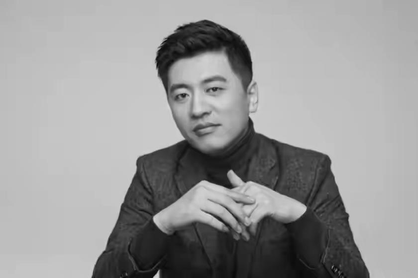 张雪峰他倒地后，整整30分钟才被人发现！据知情人爆料，张雪峰他倒地后，整整30