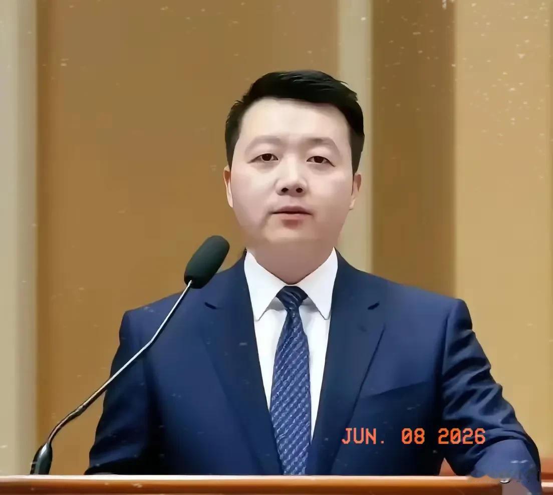罗鸿提了个建议，直接捅了马蜂窝。他说：你搞婚外情生的孩子，凭啥还能来分合法家庭的