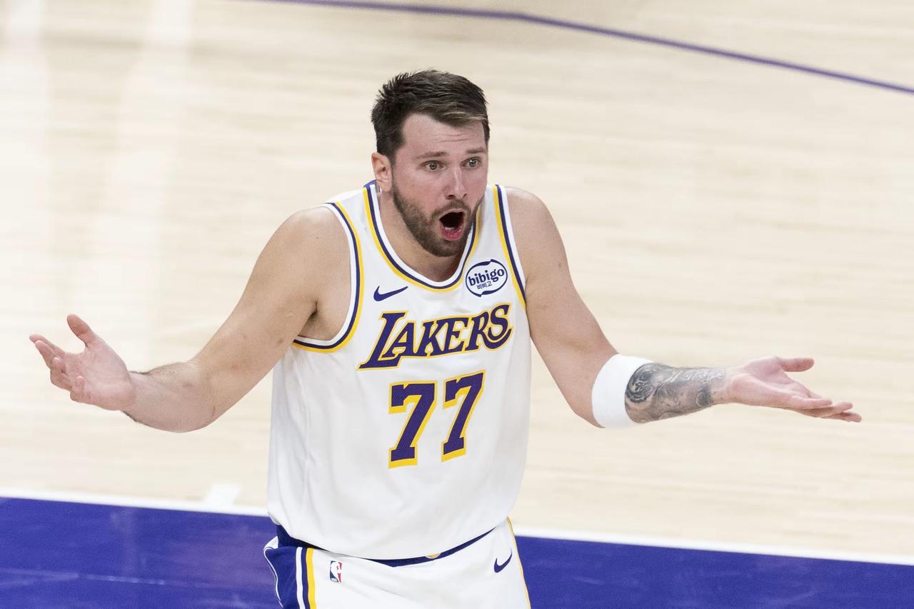 Skip：裁判都烦透东契奇，但联盟在力保他，毕竟他是最大摇钱树直播吧3月28日