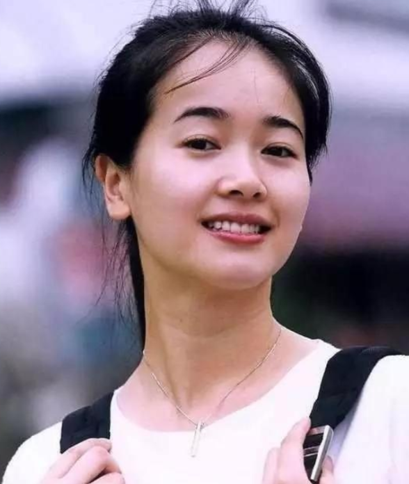 2007年那个晚上，一辆车开进北京一个小区，停在地下车库六个钟头后，车开走了