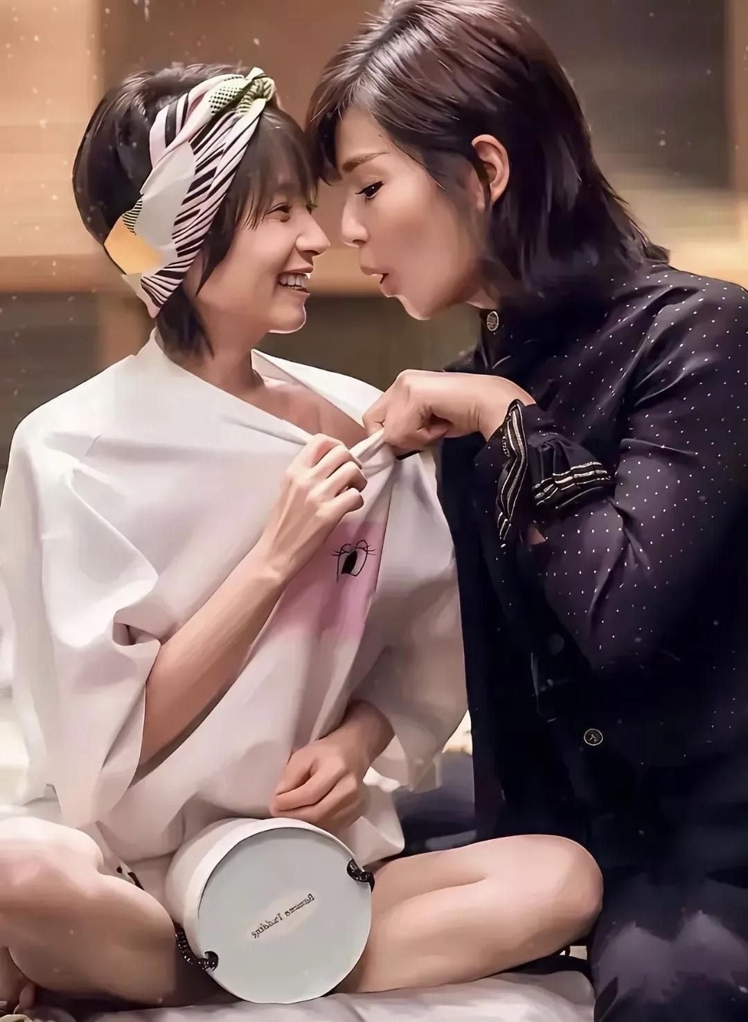 刘涛指着王子文的脸憋笑，手都在抖。能让见过大风大浪的安迪憋成这样的，只有曲筱绡