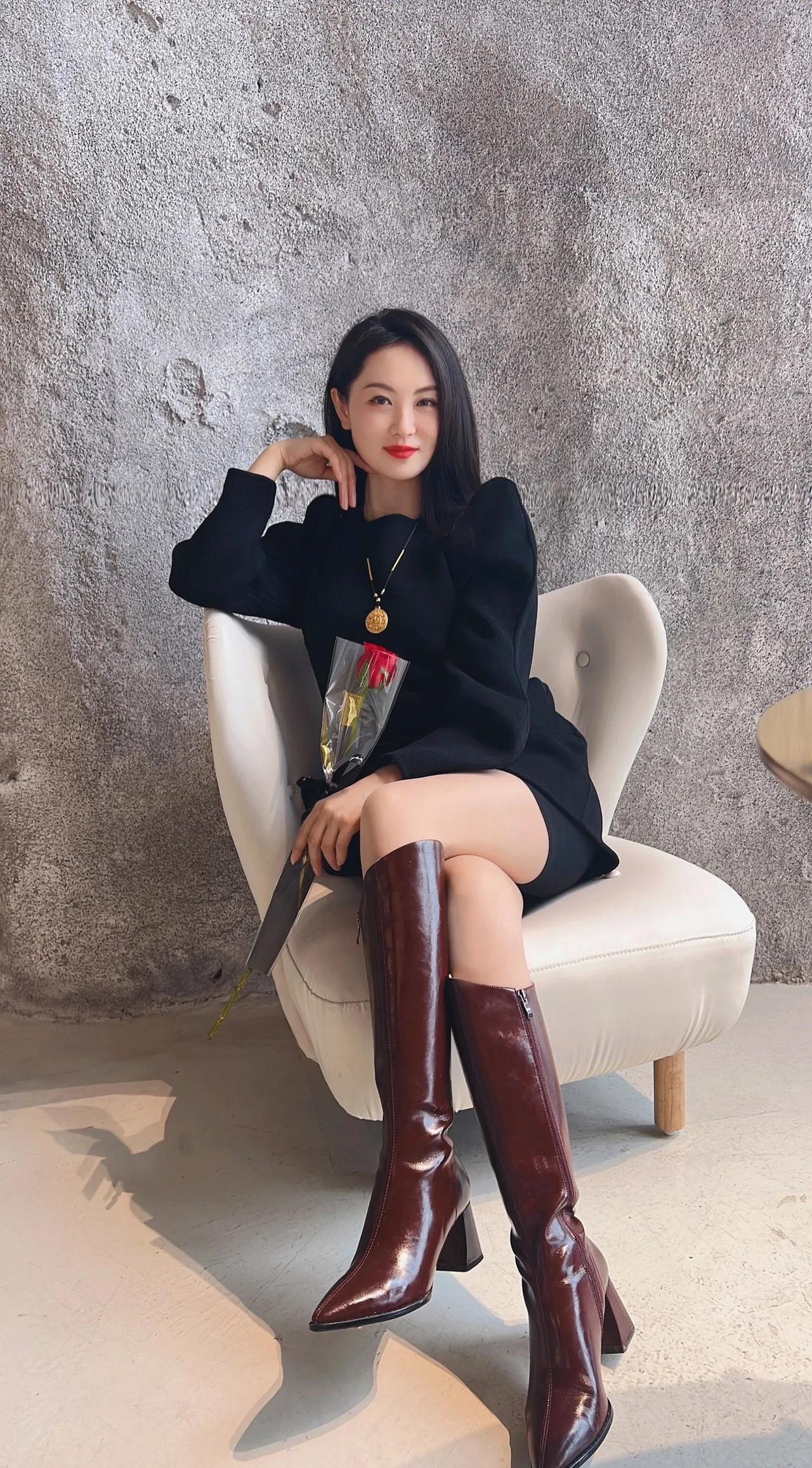 何种穿搭能让人尽显气质