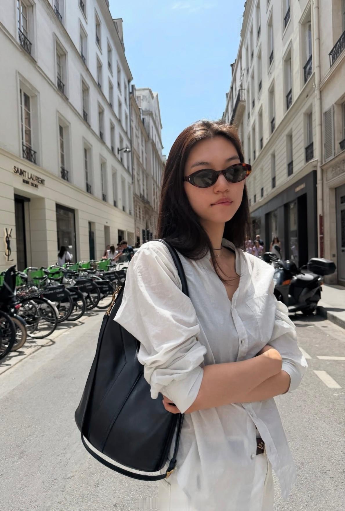 金度延金度延在巴黎玩的挺美女idol中的超模YSL找她是找对了​​​