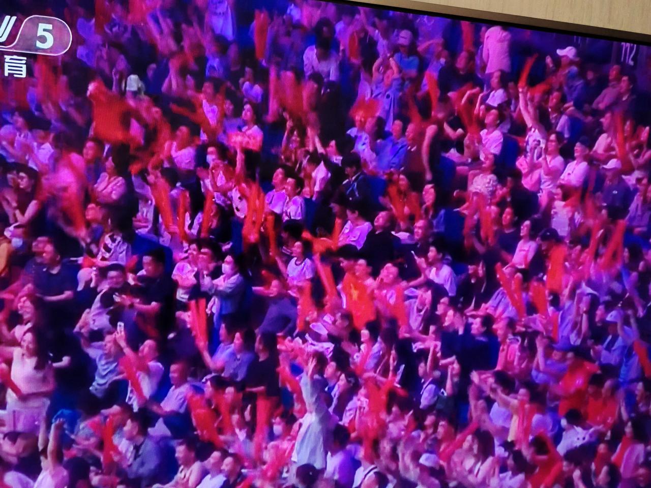 6月7号世界女排联赛南京站的比赛，中国女排对阵波兰女排，前两局中国女排16：25