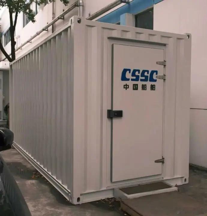 人民海军用上这装备，远海航行不再担心蔬菜补给了。这是把中国人种莱的传统发挥到了极