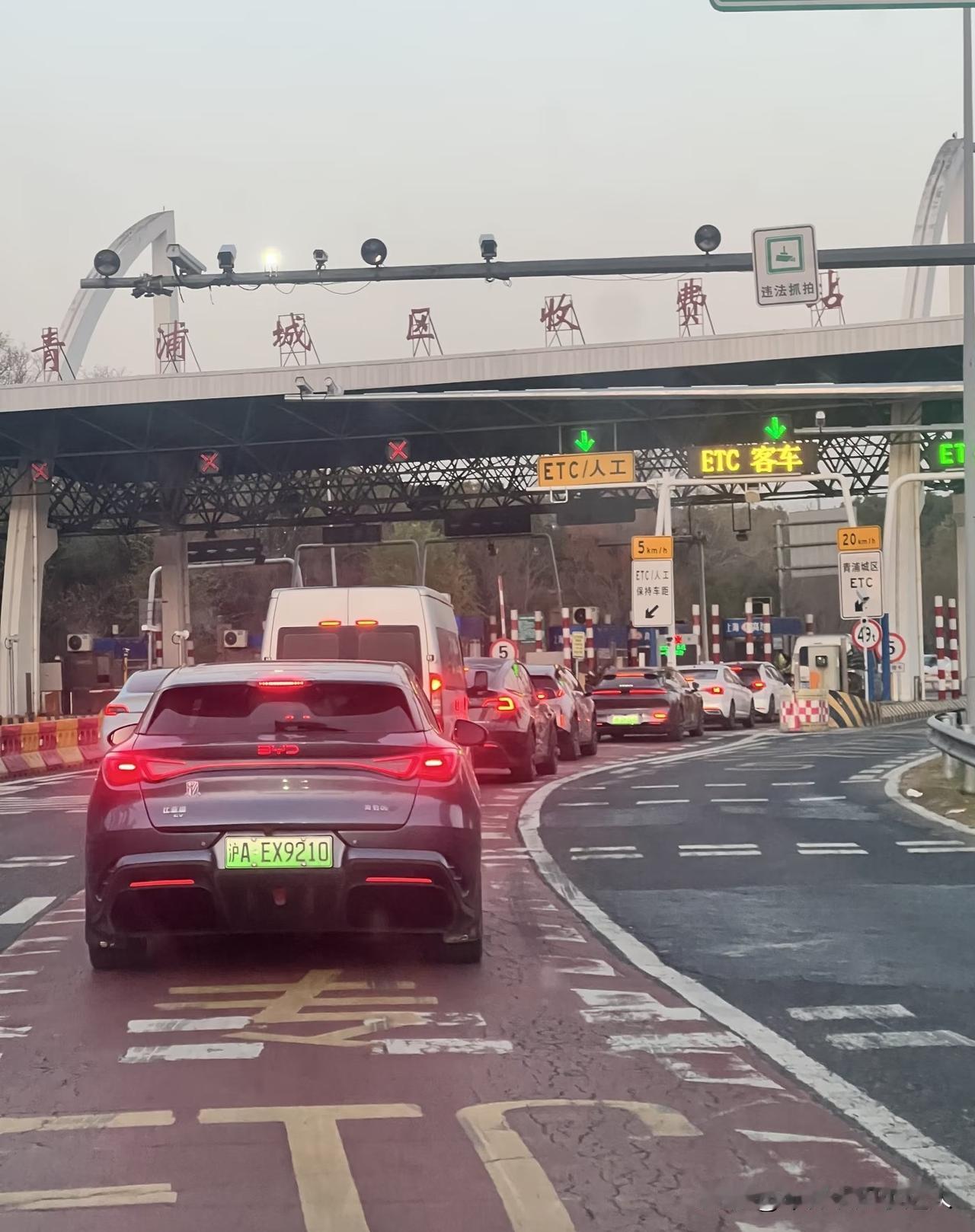 上海绿牌车彻底站稳主流！油车时代真的慢慢翻篇了大家知道吗？现在上海的新车市