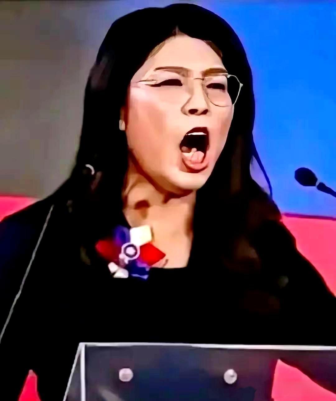 全网沸腾！郑丽文一句话搅动台海舆论，民进党彻底慌了最近台海舆论彻底炸锅！郑丽