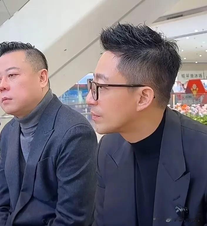 小菲作为实力派青年企业家，近期频频现身各大行业活动，日程满满，状态格外亮眼，作为