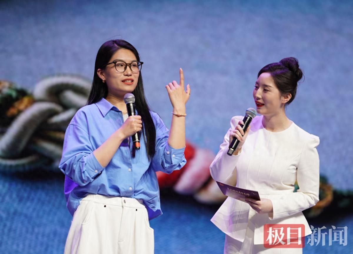 这个女生火了！湖北武汉，一名00后的211名校女大学生毕业后，不去考研考编，也不