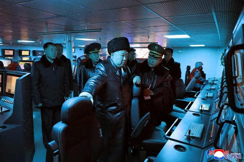 特殊时点，金正恩再上“最大的船”