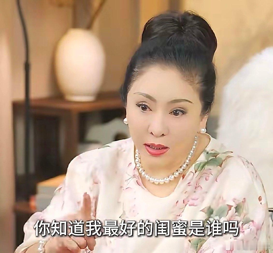 向太的“菲佣闺蜜”：38年托付背后，是信赖而非平等的情谊向太一句“家里菲佣是我最
