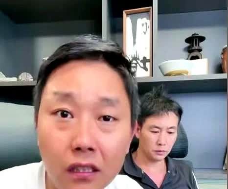 外国留学生无证驾驶，闯红灯，撞死一39岁女子，无视官方定则，想分期支付16万元。