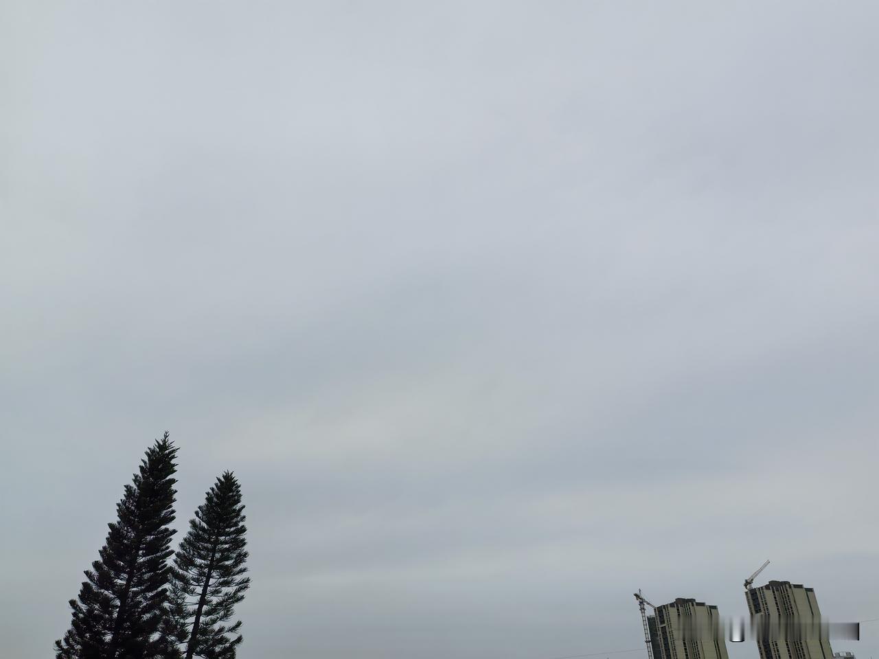 全国多地降雪寒潮来袭，冷空气经过长途跋涉，翻山越岭之后，终究还是来了！广东即将从