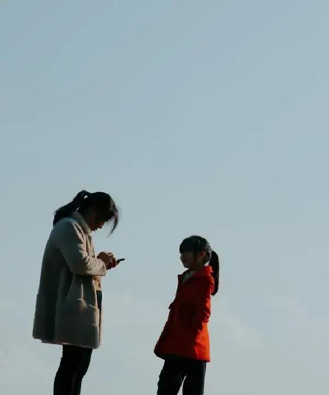 林哲把恋爱花销做成Excel，从第一杯18块的奶茶到最后一趟120块的油费，连生