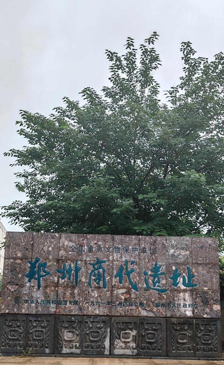 家门口极具人气的景点，这个毗邻郑州古城墙的豪都新象，近来可是火爆的一塌糊涂……