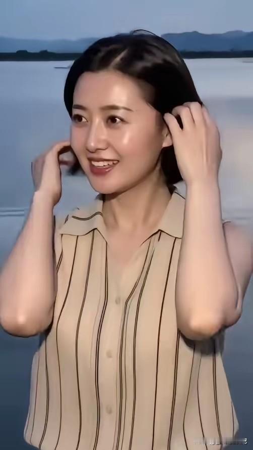 如果我没猜错，大多数男人都喜欢她这个类型的女人吧