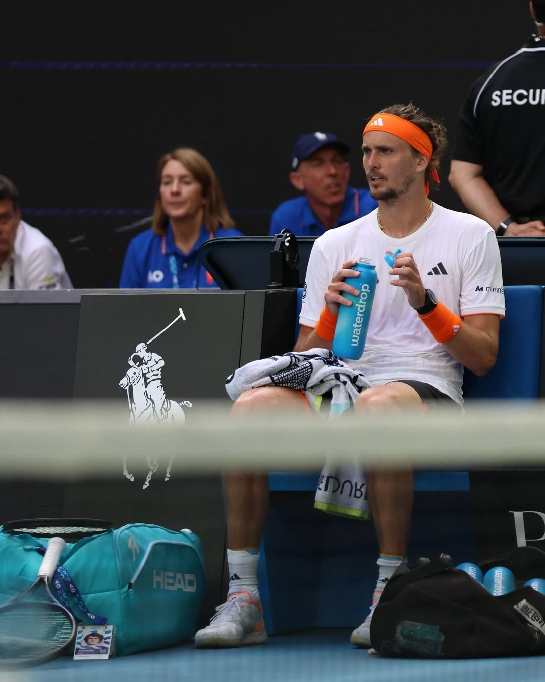 兹维列夫怎么年纪越大体能越好了……怎么练的，真厉害。他有糖尿病，可以现场扎胰岛素