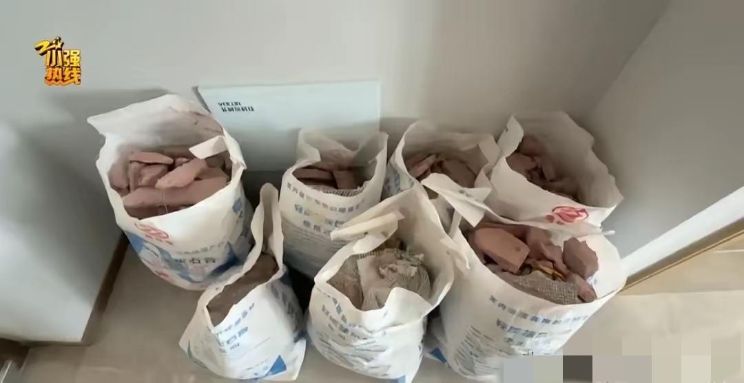 谁给的胆子！浙江杭州，一女子花了165万买了套精装房，谁知他们一家人准备入住时，