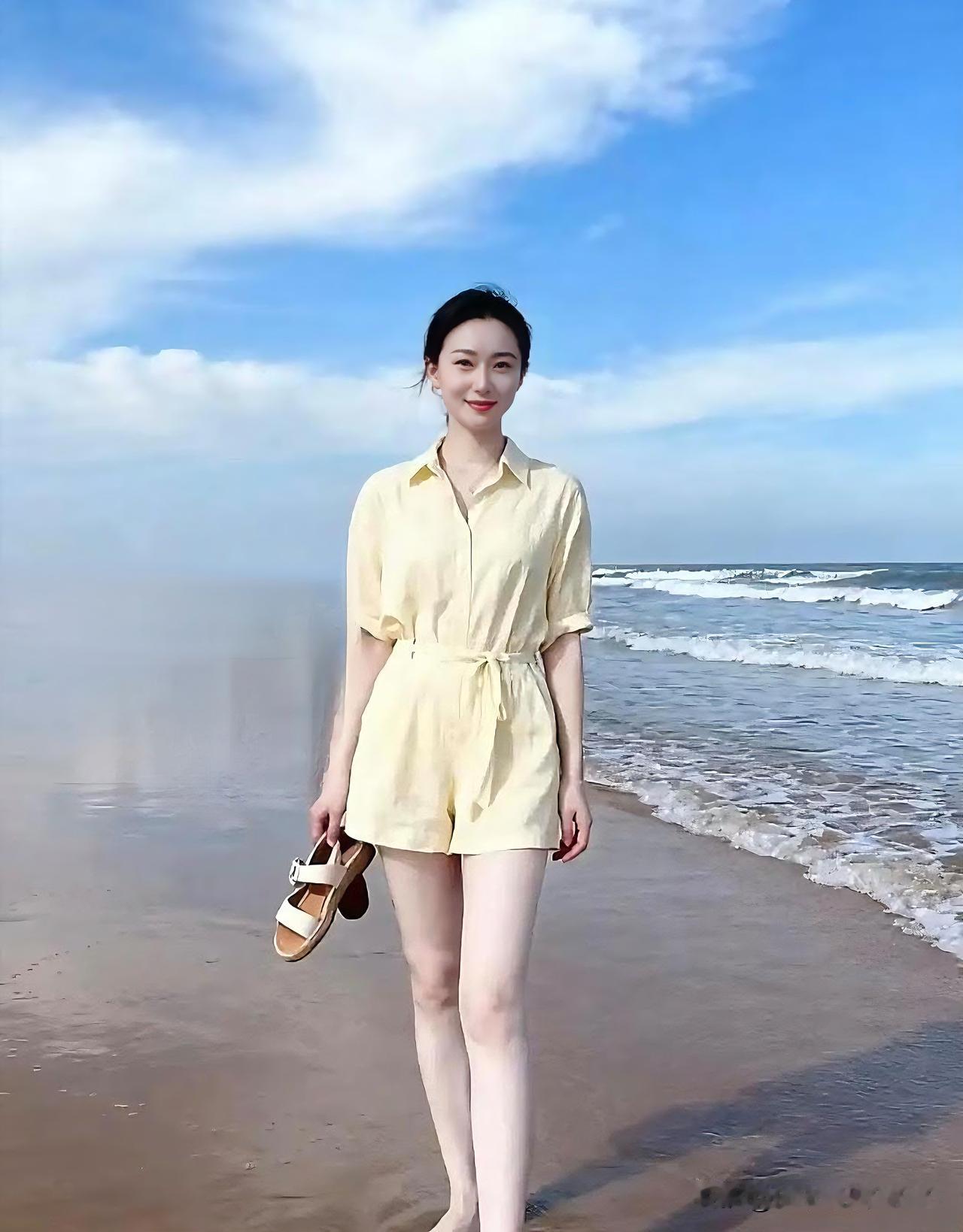 说实话，这位美女本身底子就很好，长相和气质都很出彩。这气质，一般人就算特意化