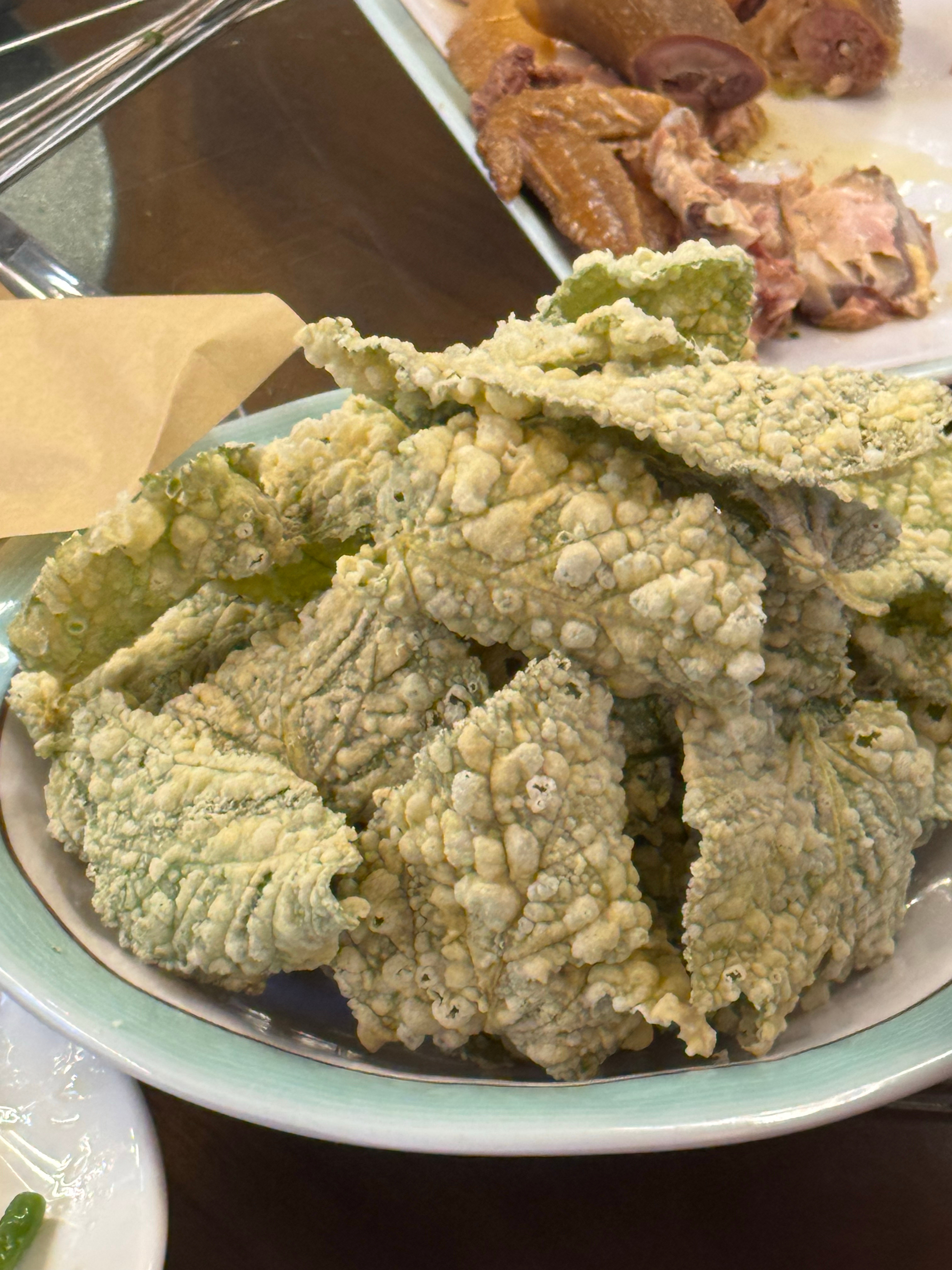 又吃到老味道了西安人记忆里的黎明泡馍谁还记得东大街那家黎明泡馍馆？当年风头一度压过老孙家，是老西安心