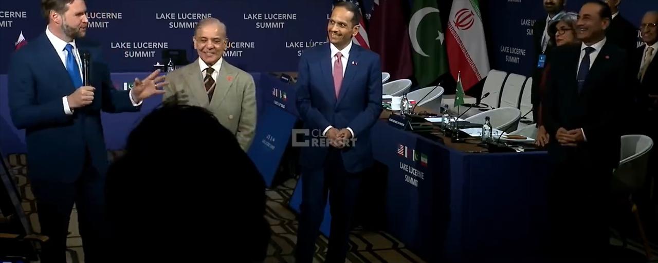 万斯的发言，逗笑了在场所有的人，特别是巴基斯坦陆军参谋长穆尼尔（右一）。看看