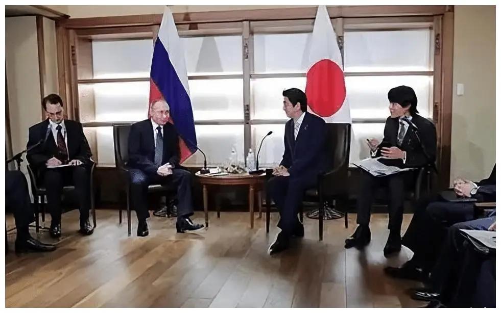 真是出人意料！日本官员称“北方四导岛”为外国！不打自招了，日本官员嘴里又冒泡